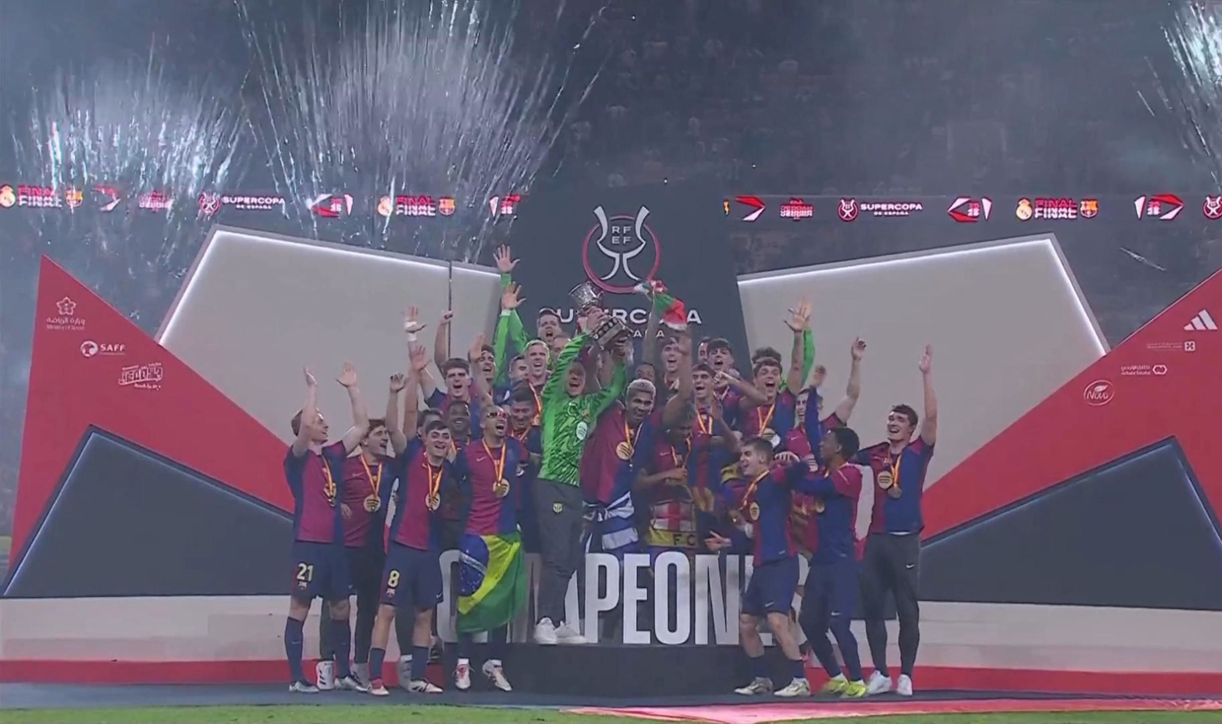 中国三级联赛场均观众人数排名：大连超5.8万人第1，昆明垫底