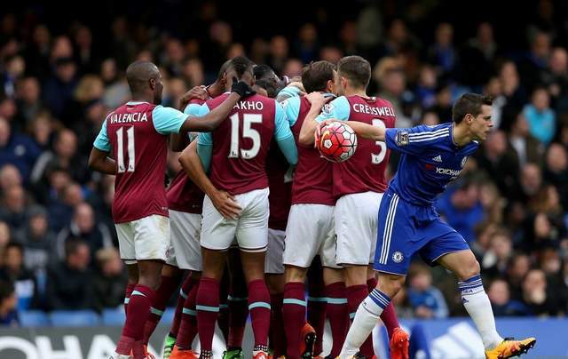 詹姆斯关键上篮锁定胜利