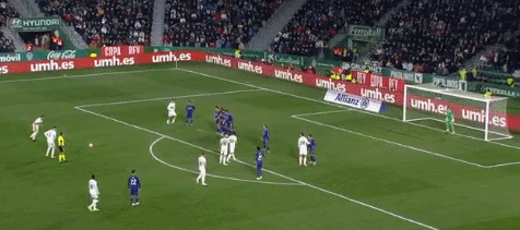 如何看待皇马近况？卡塞米罗：不会为皇马担心，我更担心曼联