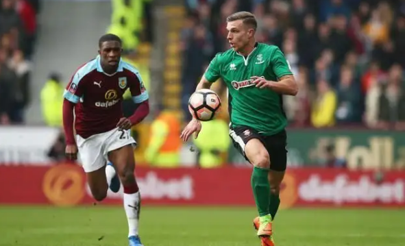 菲尔-琼斯：阿森纳可以充分利用拜仁在定位球防守上的弱点