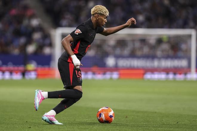 切尔西客场1-3不敌利兹联，终结7场不败，排名跌至第四，利兹联成功跳出降级区。