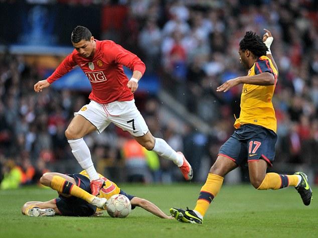 特里：我肯定同意萨拉赫的说法，他已经成为利物浦的替罪羊